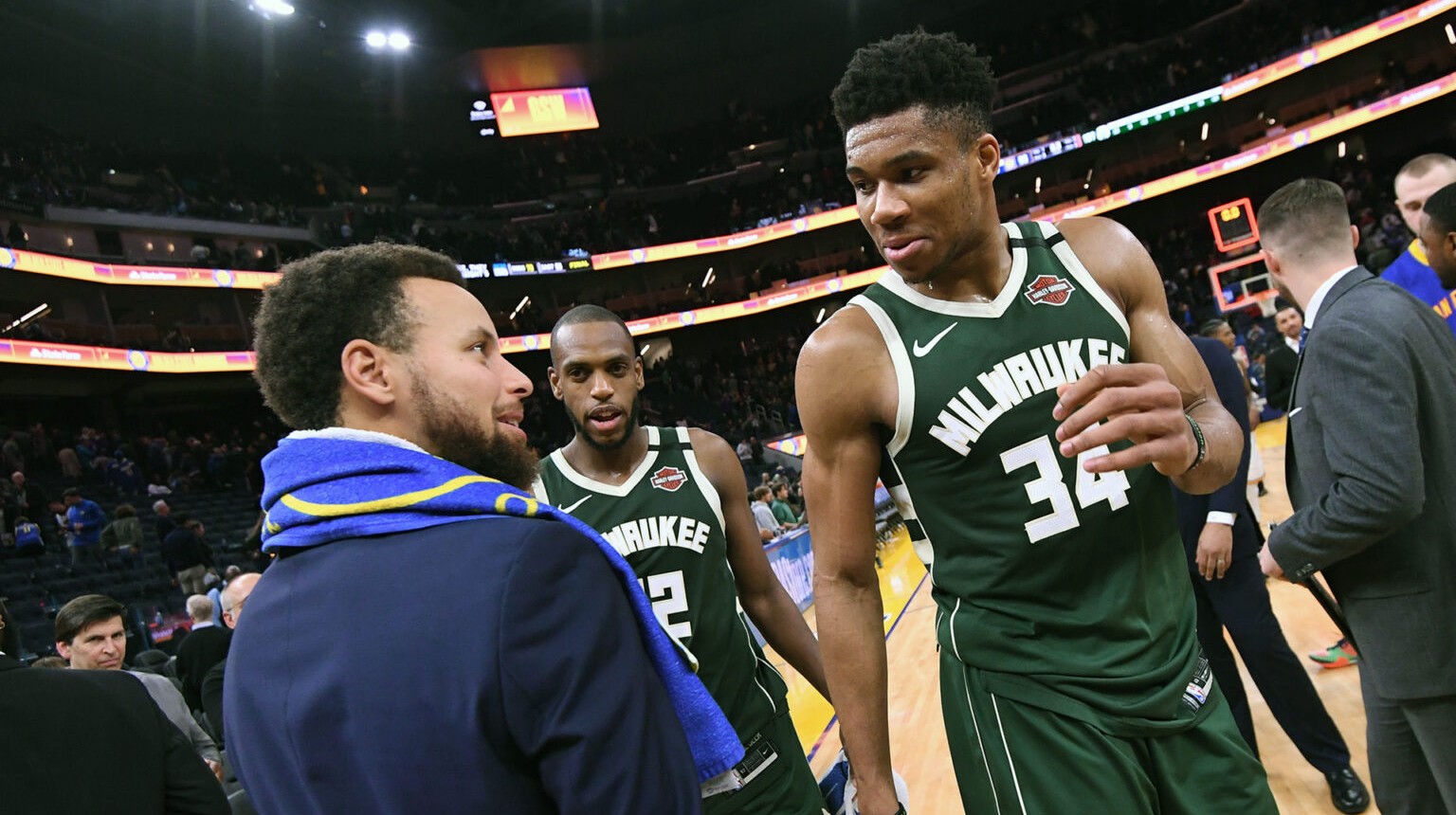 Giannis Antetokounmpo Milwaukee Bucks Stephen Curry Golden State Warriors