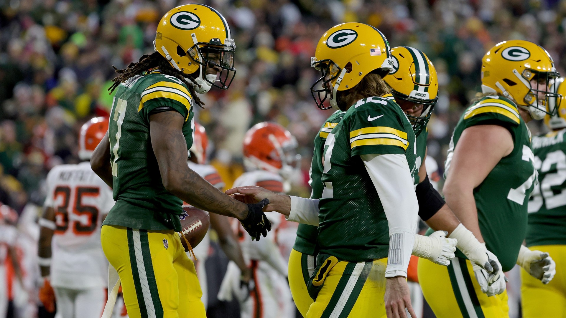 Davante-Adams-Aaron-Rodgers-123021-Getty-FTR