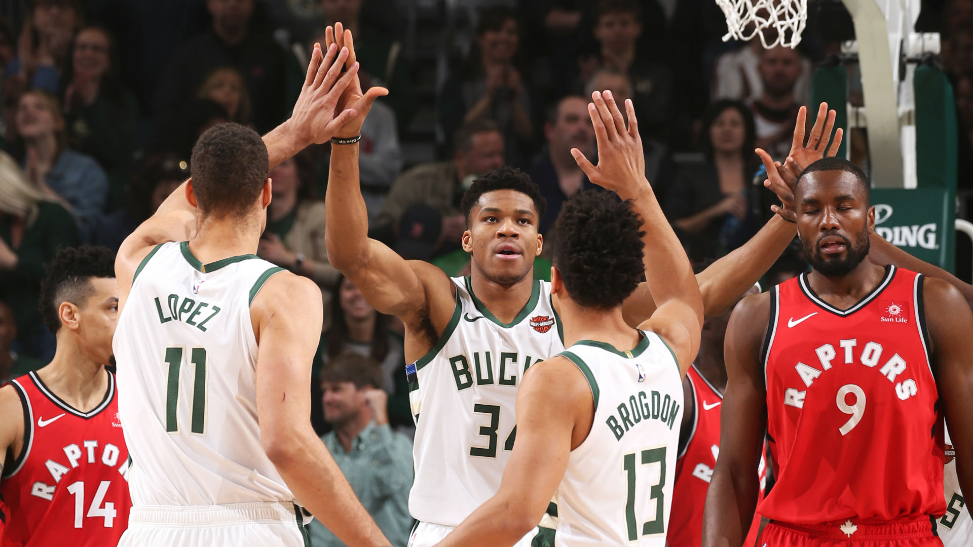 bucks-raptors-022019-ftr-getty.jpg