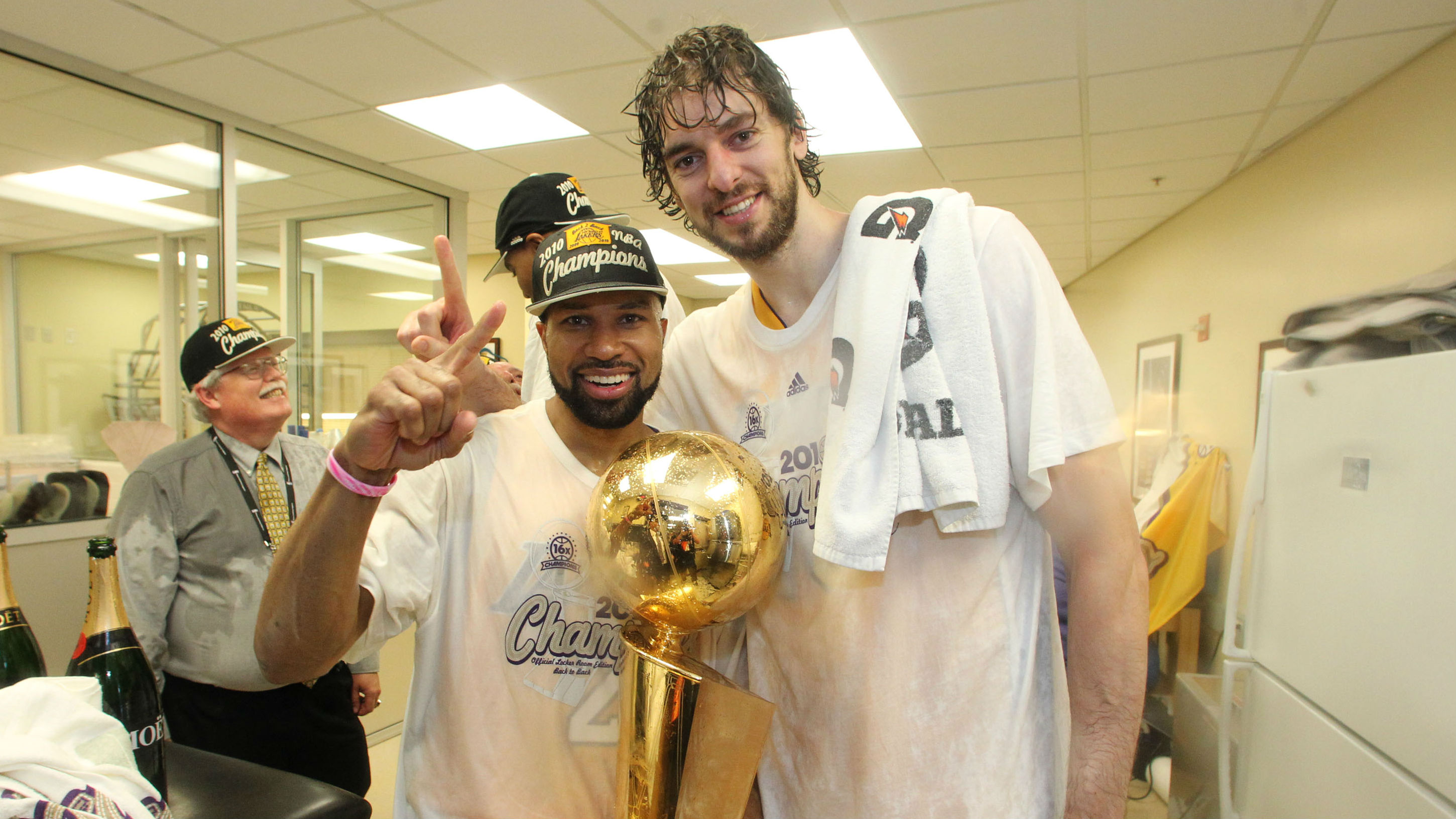 Derek Fisher y Pau Gasol