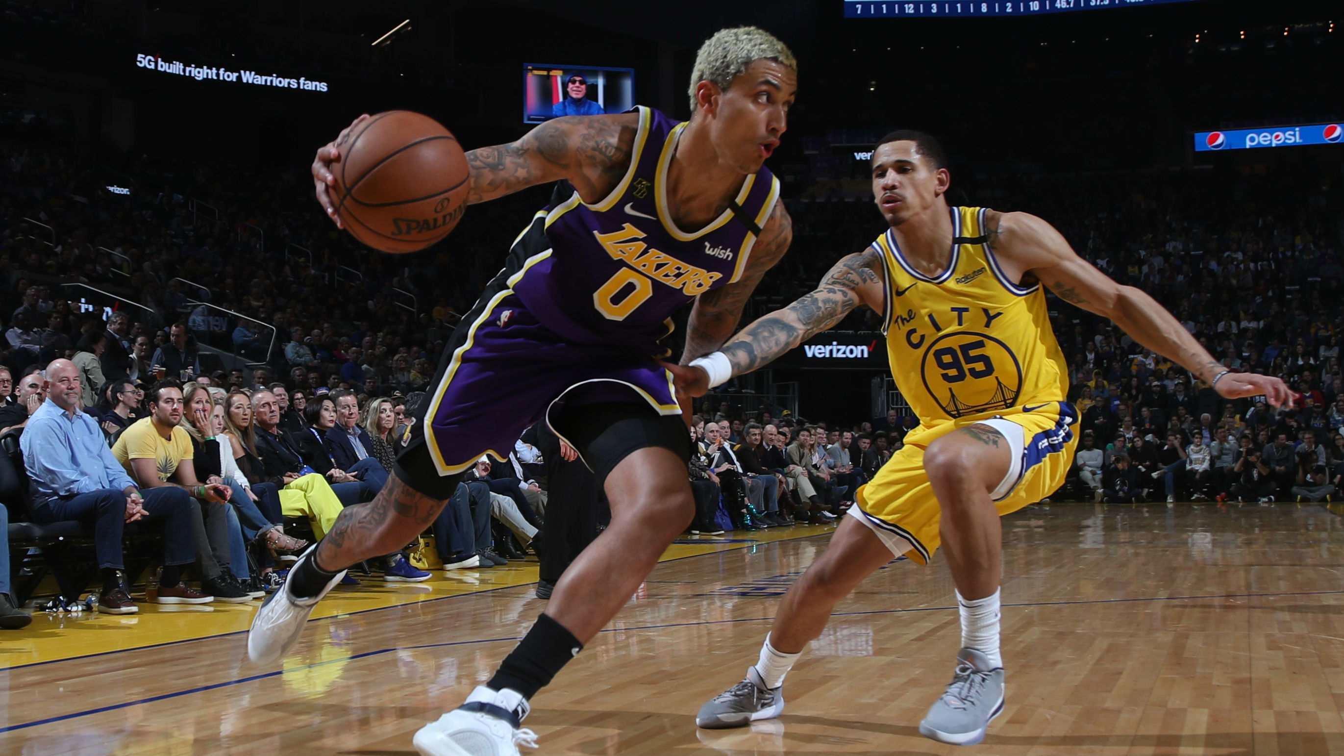 Kyle Kuzma y Juan Toscano