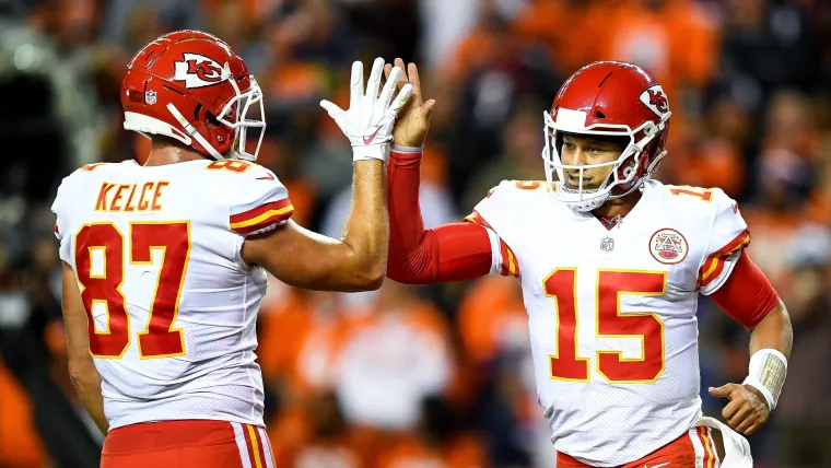 mahomes-kelce-100118-getty-ftr