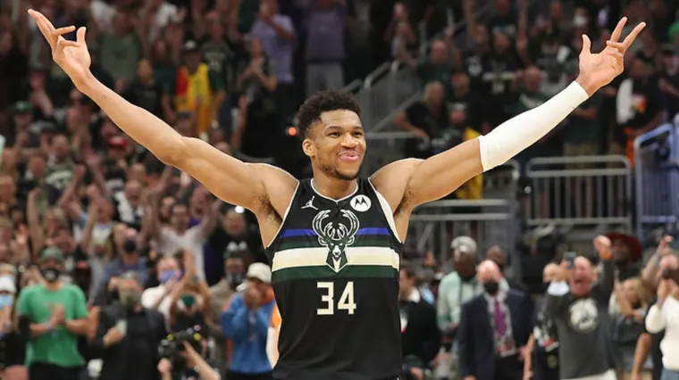 Giannis Antetokounmpo Milwaukee Bucks