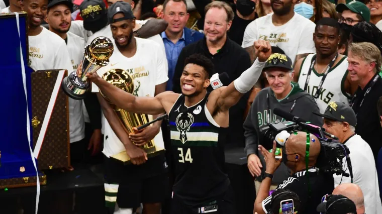 Giannis Antetokounmpo Milwaukee Bucks