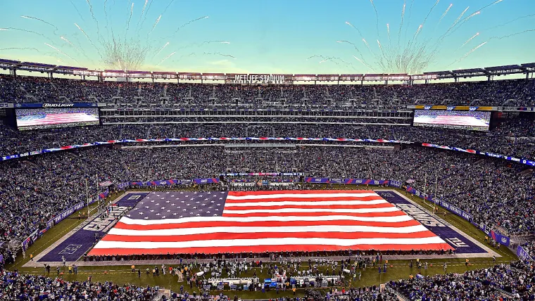 Metlife Stadium giants flag-111715-getty-ftr.jpg