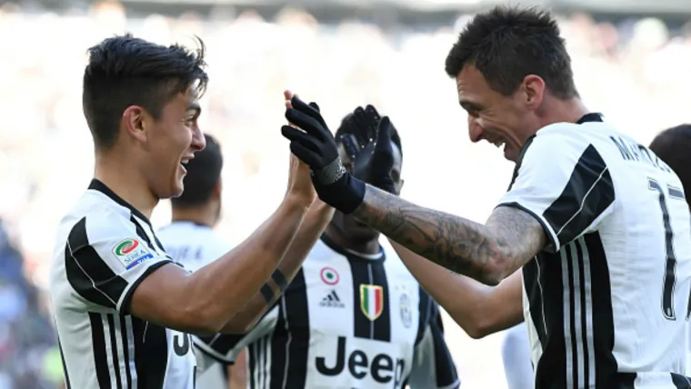 Paulo Dybala Mario Mandzukic Juventus Lazio Serie A