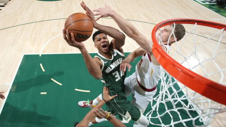 Giannis Antetokounmpo Milwaukee Bucks