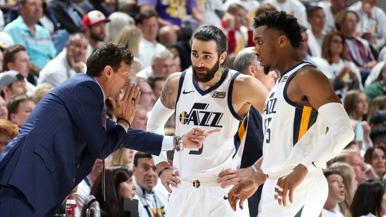 Quin Snyder, Ricky Rubio y Donovan Mitchell