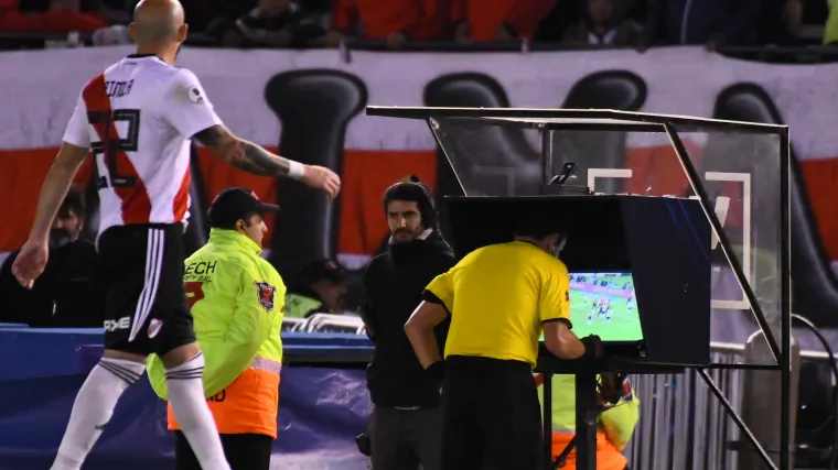 El VAR en el estadio de River.