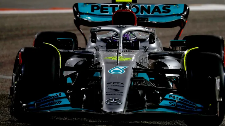 mercedes-hamilton-f1-22