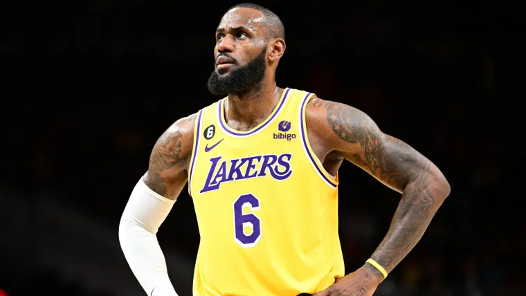 LeBron James Lakers 123022