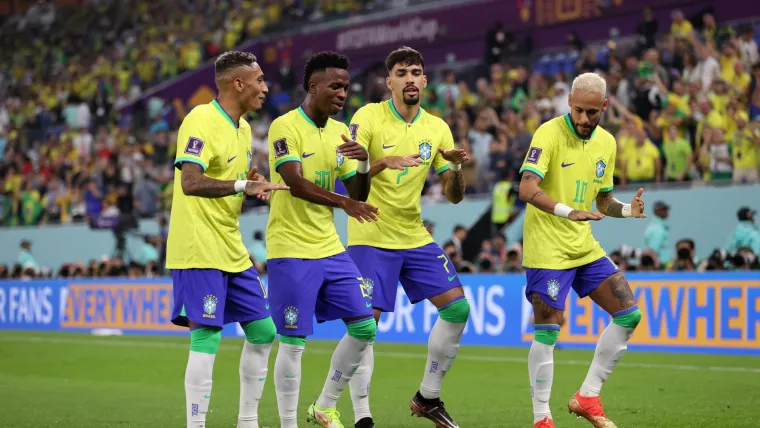 Neymar, Vinicius Jr of Brazil dancing World Cup vs South Korea