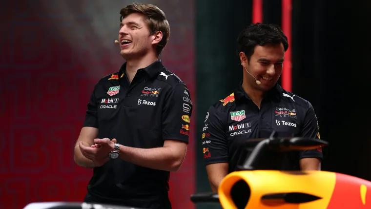 Max Verstappen Sergio Perez Red Bull 2022 012423