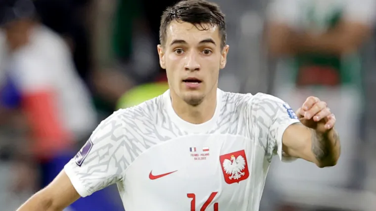 Arsenal's Jakub Kiwior playing for Poland at 2022 World Cup