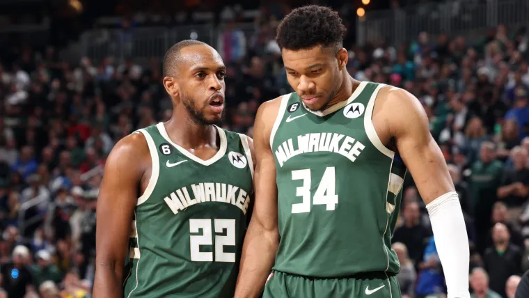 Khris Middleton Giannis Antetokounmpo Milwaukee Bucks 042723