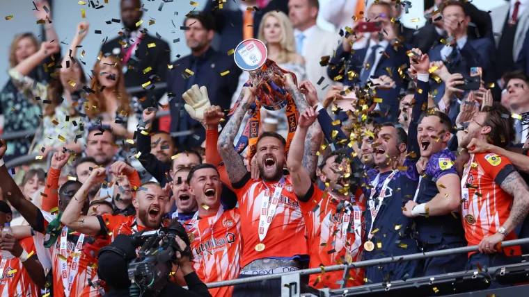 Luton Town trophy lift playoffs