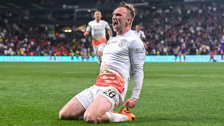 Jarrod Bowen celebrates for West Ham