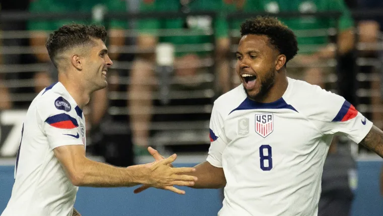 Christian Pulisic and Weston McKennie of USA vs Mexico