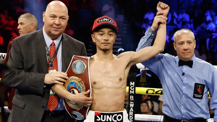 New champion, Junjin Nakatani, wins by KO in the WBO World Super Flyweight title match.