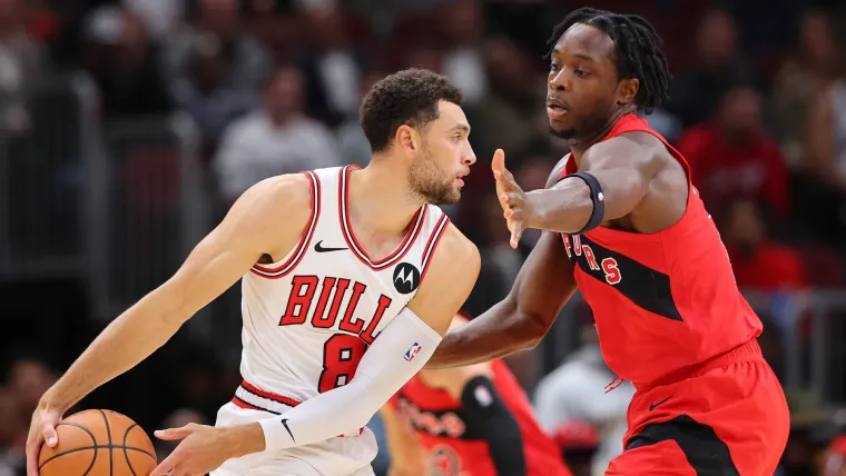 O.G. Anunoby guards Zach LaVine